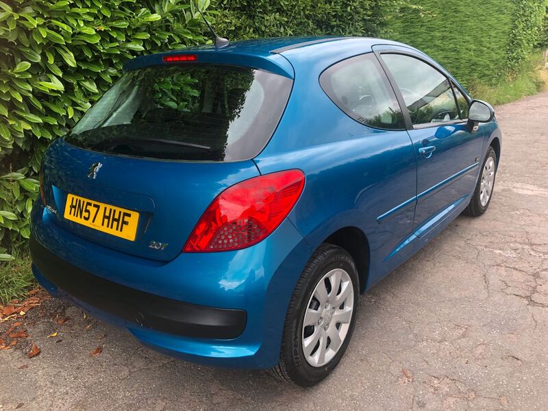 PEUGEOT 207