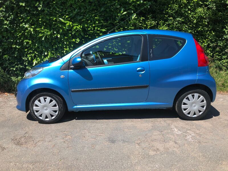 PEUGEOT 107